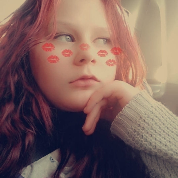 Profile Picture of Molli Mckirdy (@molli_m123) on Poshmark