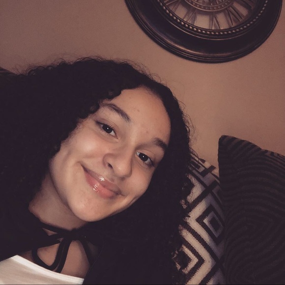 Profile Picture of Mya Gandolfo (@xo_mya_xo) on Poshmark