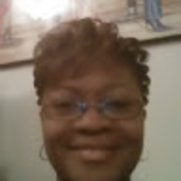 Profile Picture of Joy Samuels (@joy_samuels) on Poshmark
