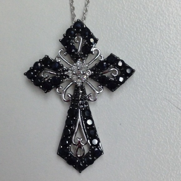 Profile Picture of Rinki Benjamin (@rosie0330) on Poshmark