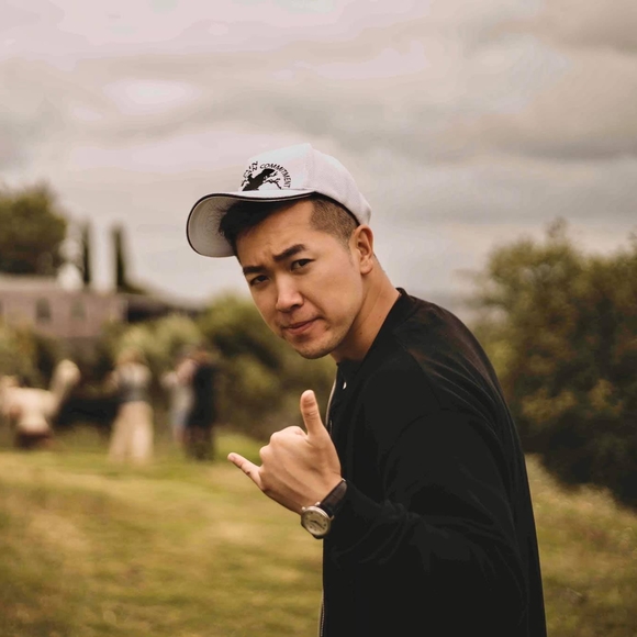 Boming Lu - Poshmark Profile Picture of Boming Lu (@boboestore) on Poshmark