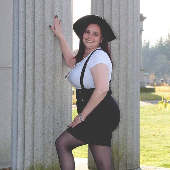 Profile Picture of Dawn Mattoon (@deetoon1228) on Poshmark