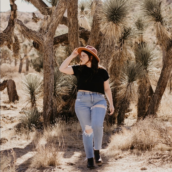 Profile Picture of Karson Scaccianoce (@karsonmarie) on Poshmark