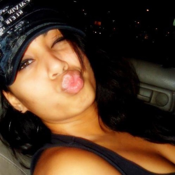 Profile Picture of Kayla Caspino (@fashionatic) on Poshmark