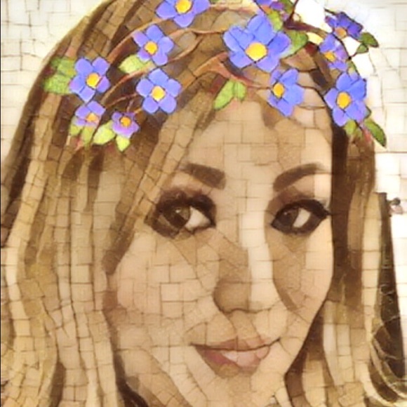 Profile Picture of Jingyi Ren (@rjy819) on Poshmark