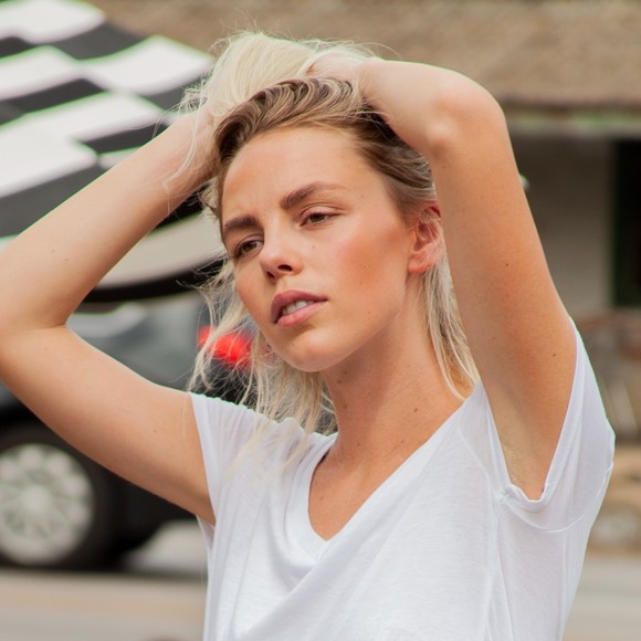 Profile Picture of Savannah Schoffstall (@buydesigneronly) on Poshmark