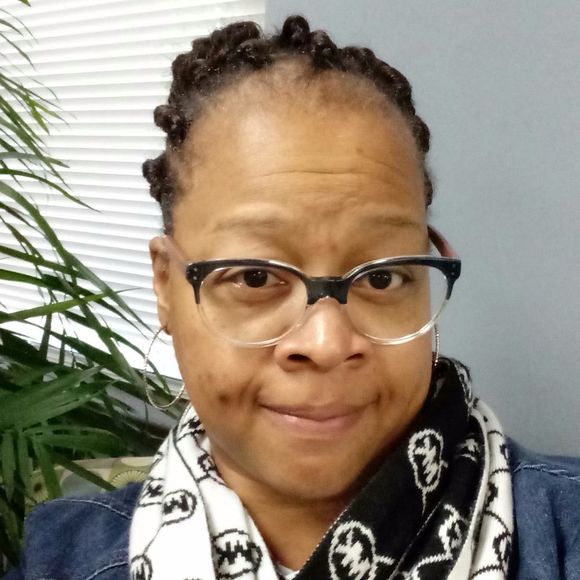 Profile Picture of Yvette Starks (@msthang704) on Poshmark