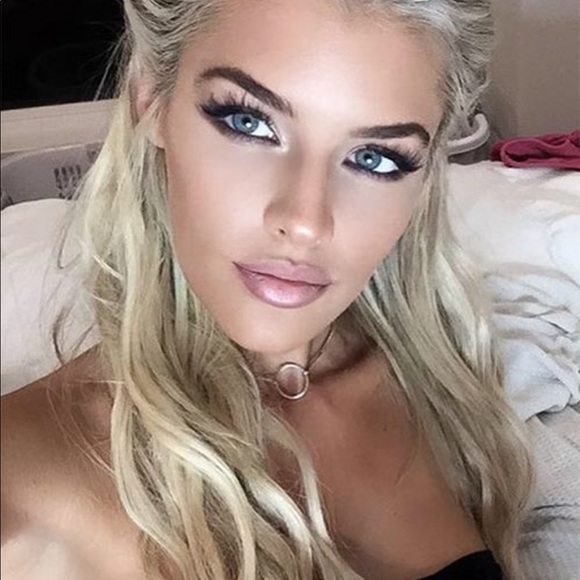 Profile Picture of Paige Downing (@thatbaddiepaige) on Poshmark