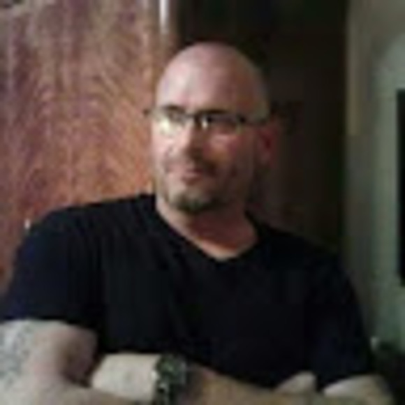 Profile Picture of Allen Clark (@allenclark243) on Poshmark