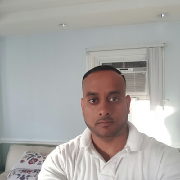 Profile Picture of Dereck Dookhan (@dereck_dookhan) on Poshmark