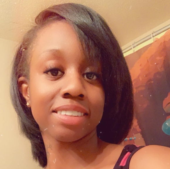 Profile Picture of Shawna Chapman (@shawna_jackson1) on Poshmark