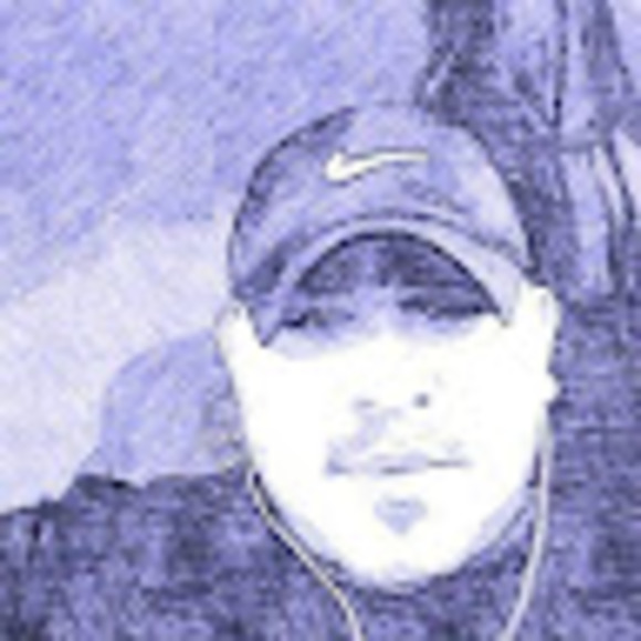 Profile Picture of Cley Mendez (@cleymendez) on Poshmark