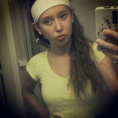 Profile Picture of Heather Schindler (@hellabooty15) on Twitter