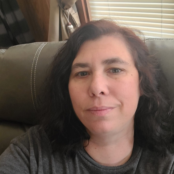 Profile Picture of Michele Lasky hodge (@slikmom101) on Poshmark