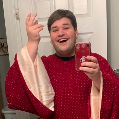 Profile Picture of Grayson Jostes (Grace James) (@BroadwayJostes) on Twitter