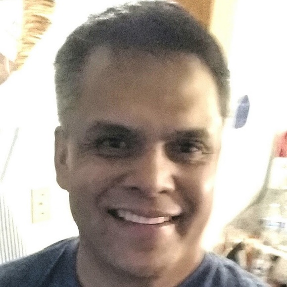 Profile Picture of Joey Navarro (@joeynavarro171) on Poshmark