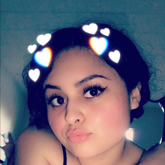 Profile Picture of Jessica janett Palacios (@jehspalacios) on Poshmark