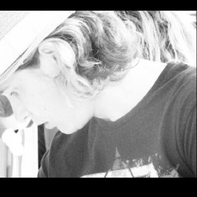 Profile Picture of Vicky Hadden (@Macca31111Vicky) on Twitter