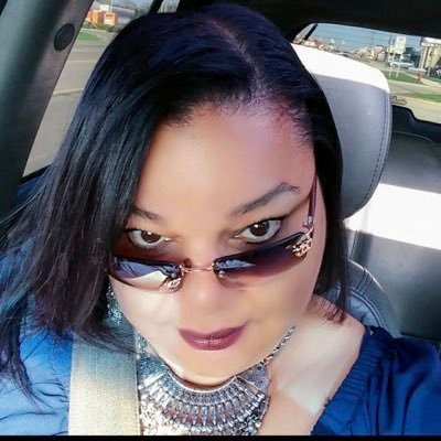Profile Picture of Jeannie Williams (@goldenapple1118) on Twitter