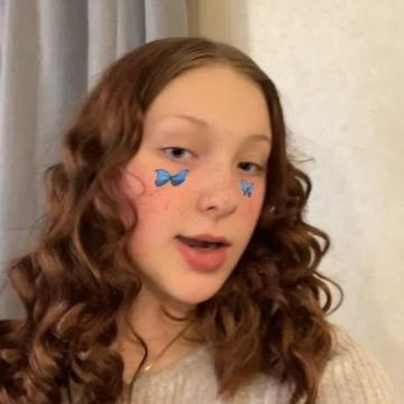 Makayla Hillebrand - Poshmark Profile Picture of Makayla Hillebrand (@makaylahillebra) on Poshmark