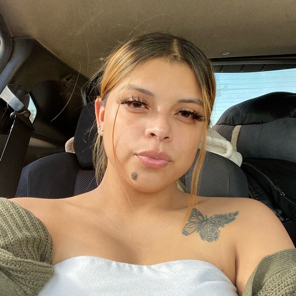 Profile Picture of Alexis Mccool (@alexism18744) on Poshmark