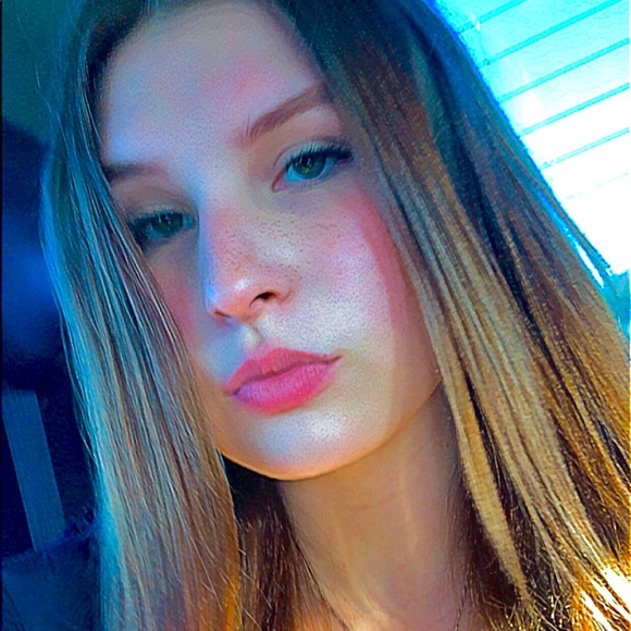 Profile Picture of Julia Partridge (@juliafaith23) on Poshmark