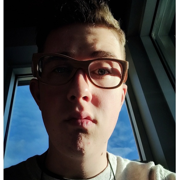 Profile Picture of Eddie Lambert (@edwardrobe) on Poshmark