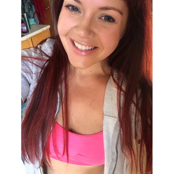 Profile Picture of Deanna Marie (@sweetd216) on Poshmark