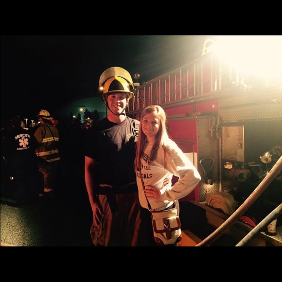 Profile Picture of Haley Mcirvin (@haleylaley14) on Poshmark