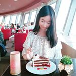 Profile Picture of ♡ Janet ♡ (@bookaholicjanet) on Instagram