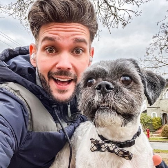 Profile Picture of Josh Mueller (@joshuacmueller) on Poshmark