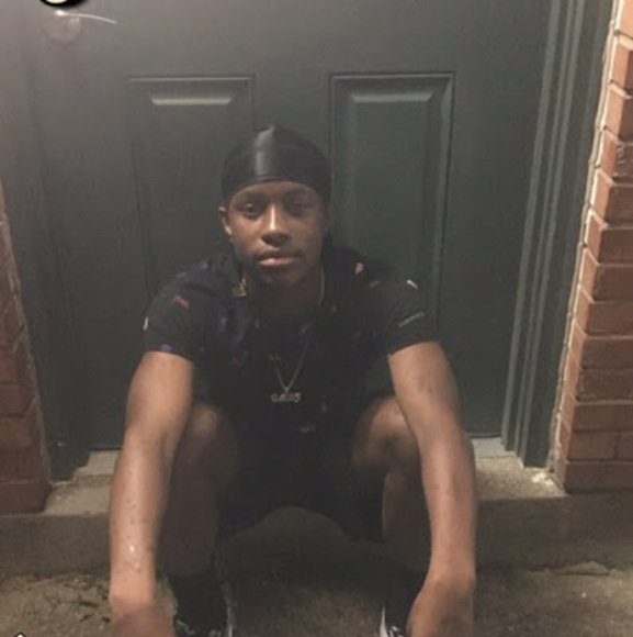 Profile Picture of Dior Poteat (@richdagod383) on Poshmark