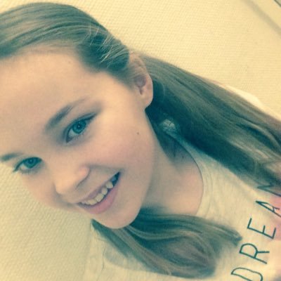 Profile Picture of Julia Forsberg (@juuliaagg) on Twitter
