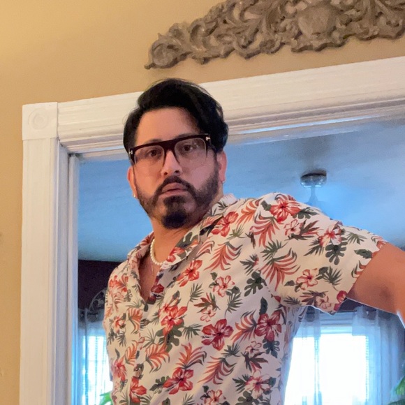 Profile Picture of Benjamin Perocier (@bensthings) on Poshmark