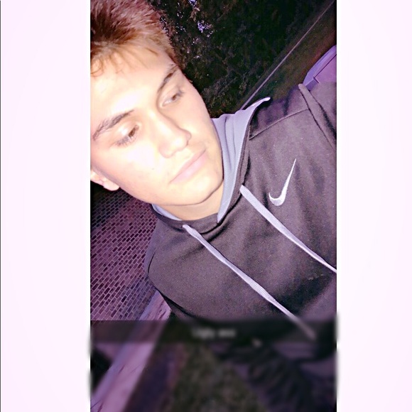 Profile Picture of Matthew Munson (@drizzymatti) on Poshmark