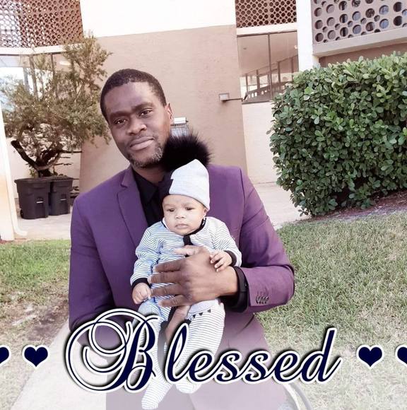 Profile Picture of Delynx Dely (@delynxd) on Poshmark