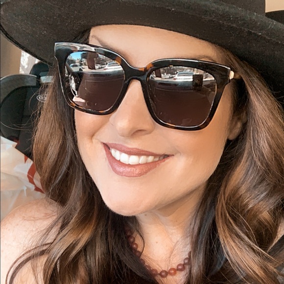 Profile Picture of Janelle Ordal (@janelleordal) on Poshmark