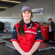 Profile Picture of Stephanie Moyer Racing (@stephaniemoyerracing9856) on Youtube