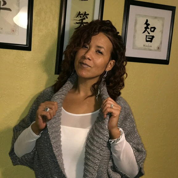 Profile Picture of Kendra Bishop (@kendranicole412) on Poshmark