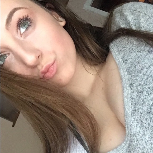 Profile Picture of Sammi Lopardo (@sjlopardo1) on Poshmark