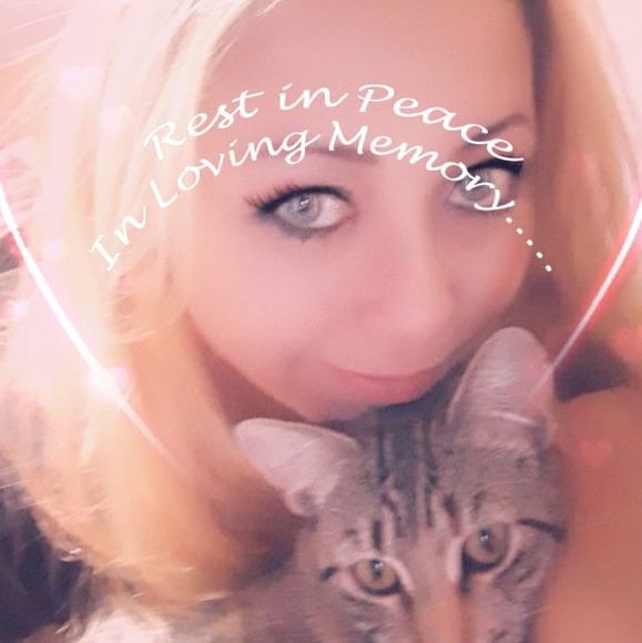 Profile Picture of Lisa Montoya (@lisamontoya333) on Poshmark