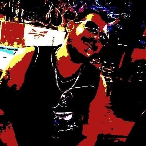 Profile Picture of Josh Harter (@jlharter82) on Poshmark