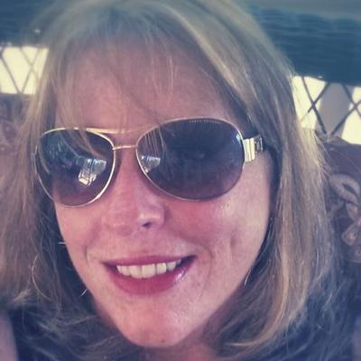 Profile Picture of Kelly Travers (@Kelnizzy) on Twitter