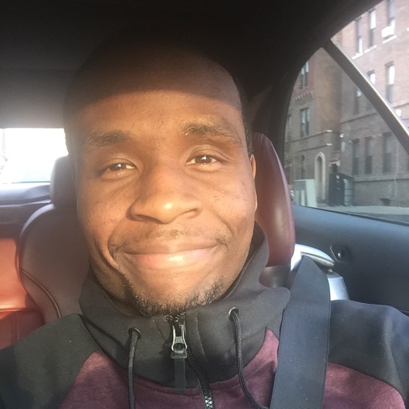 Profile Picture of David Dawson (@wavedave718) on Poshmark