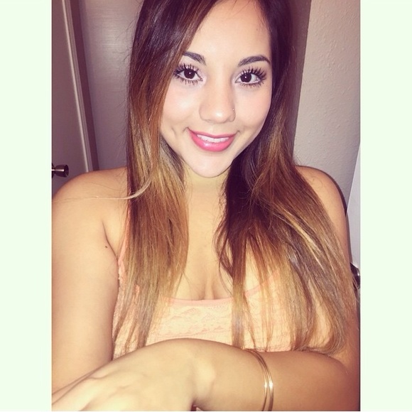 Profile Picture of Luisa Coss (@lulucakes) on Poshmark