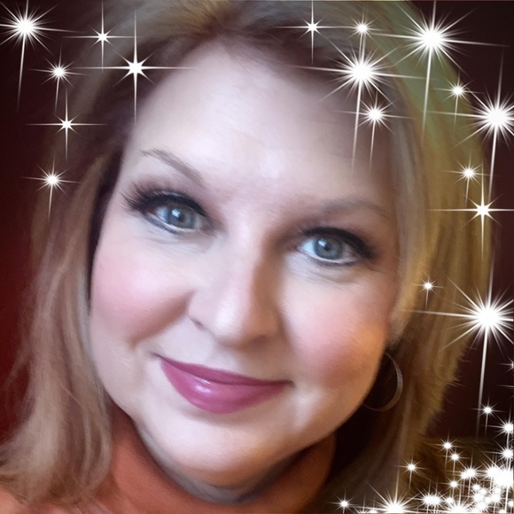 Profile Picture of Crystal Mcdaniel (@crystalmcdan16) on Poshmark