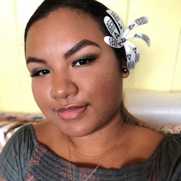 Profile Picture of Alyn Yamamoto (@alyn_heaa) on Poshmark