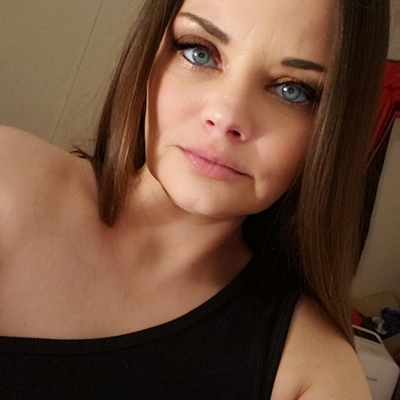 Profile Picture of Cindy Woodall (@themrswoodall) on Poshmark