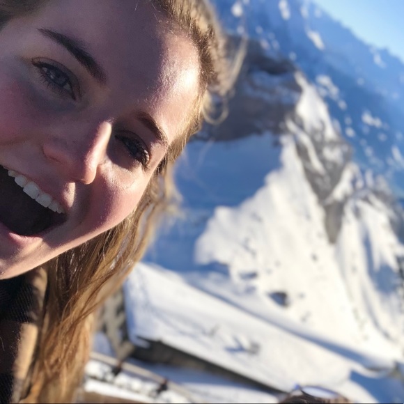 Paula Materin - Poshmark Profile Picture of Paula Materin (@pmaterin) on Poshmark