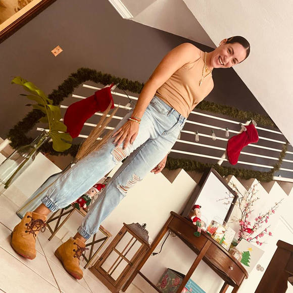 Rosemarie Rosetta - Poshmark Profile Picture of Rosemarie Rosetta (@rosetta0725) on Poshmark